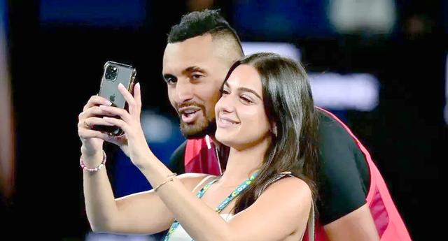 包含世界网球队逆转意大利网球队，克耶高斯制霸全场的词条