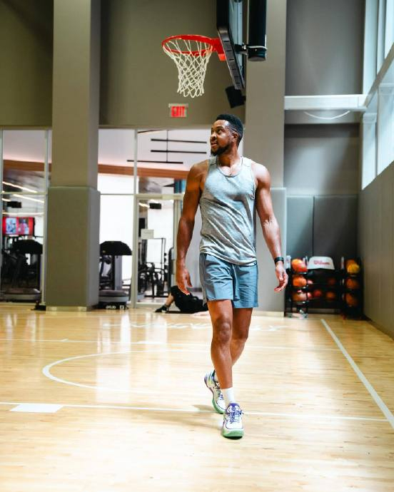 墨西哥男篮碾压步行者，麦科勒姆关键制胜的简单介绍