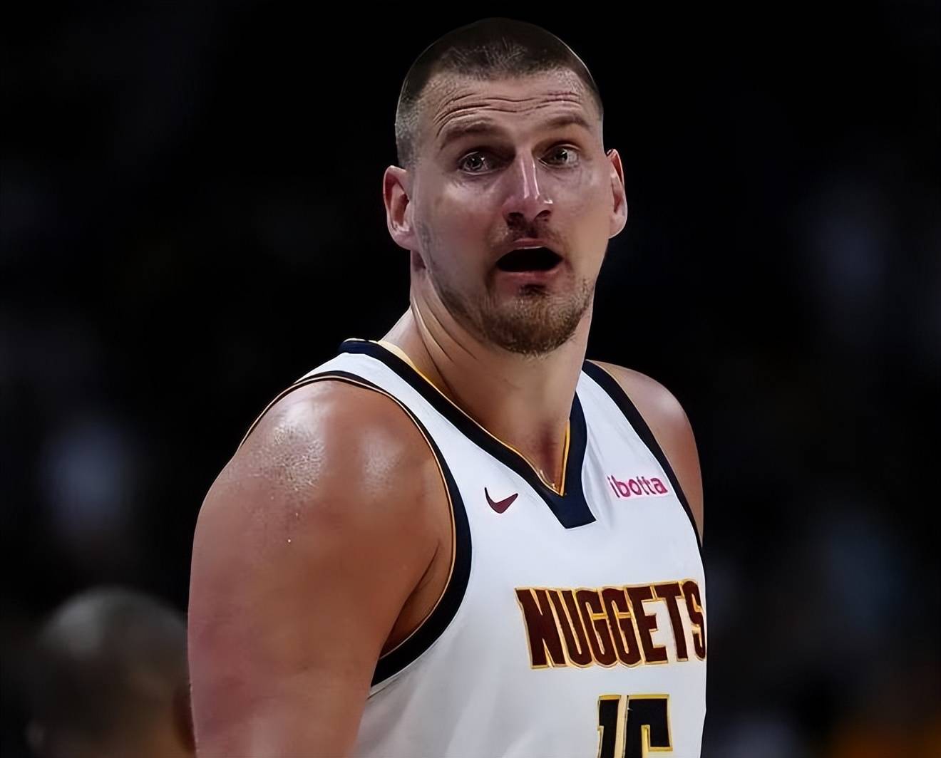 关于76人鏖战雷霆，约基奇统治全场的信息