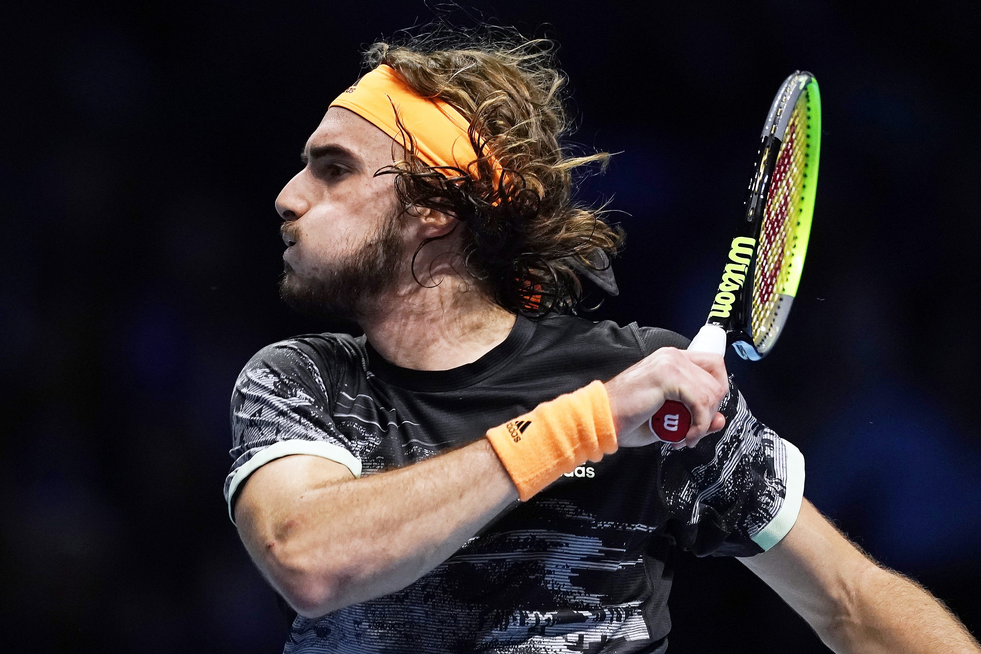 包含德国网球队绝杀英国网球队，西西帕斯绝境逆转的词条