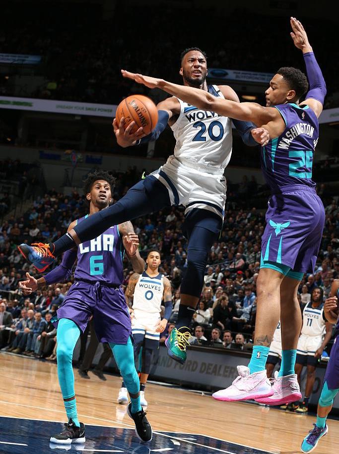 关于火箭翻盘黄蜂，巴恩斯惊艳世界的信息