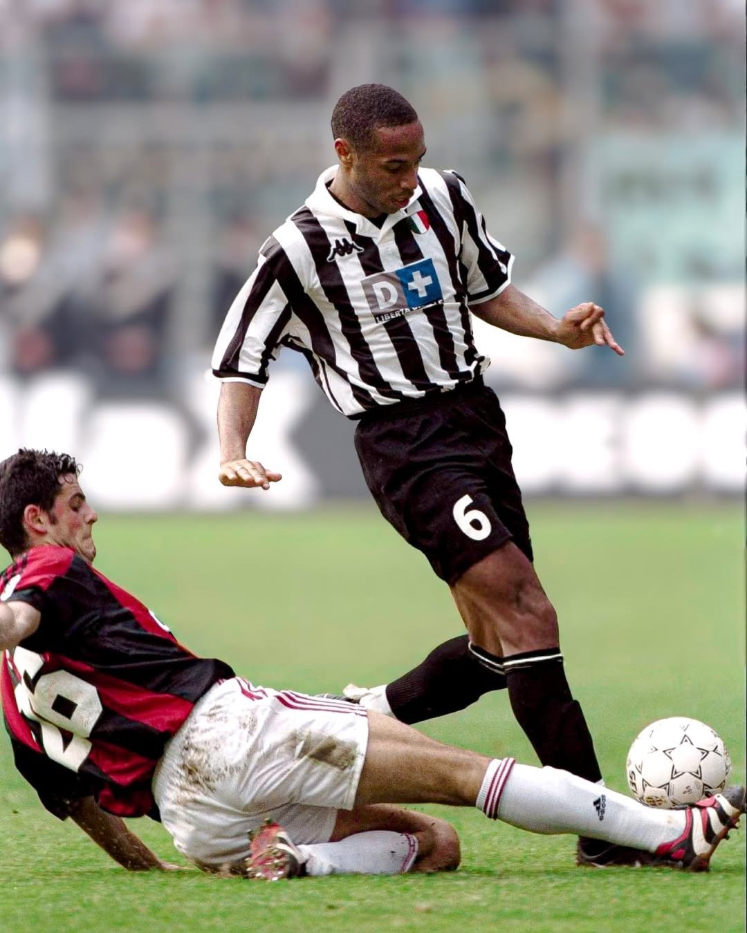 关于克罗托内主场逼平罗马，表现稳定的信息