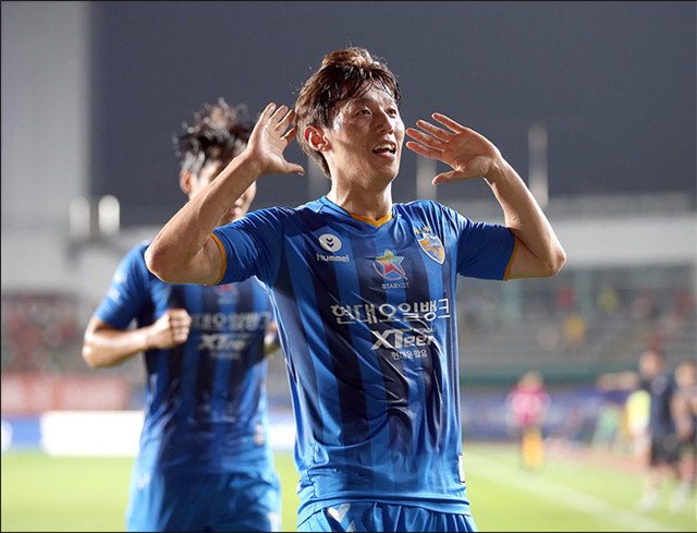 开云体育中国-FC科隆主场逆风翻盘，夺得胜利