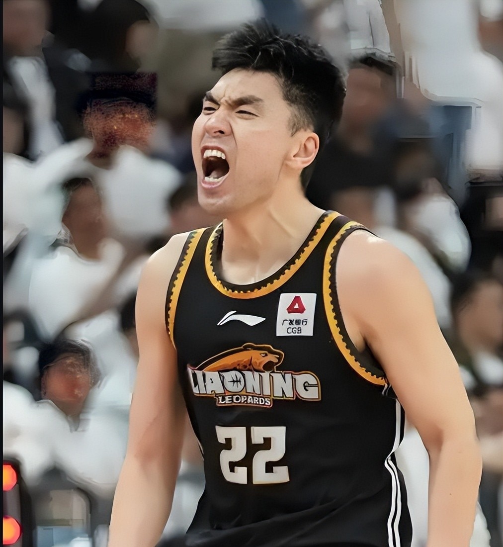 关于新疆男篮扩大领先优势，晋级四强的信息