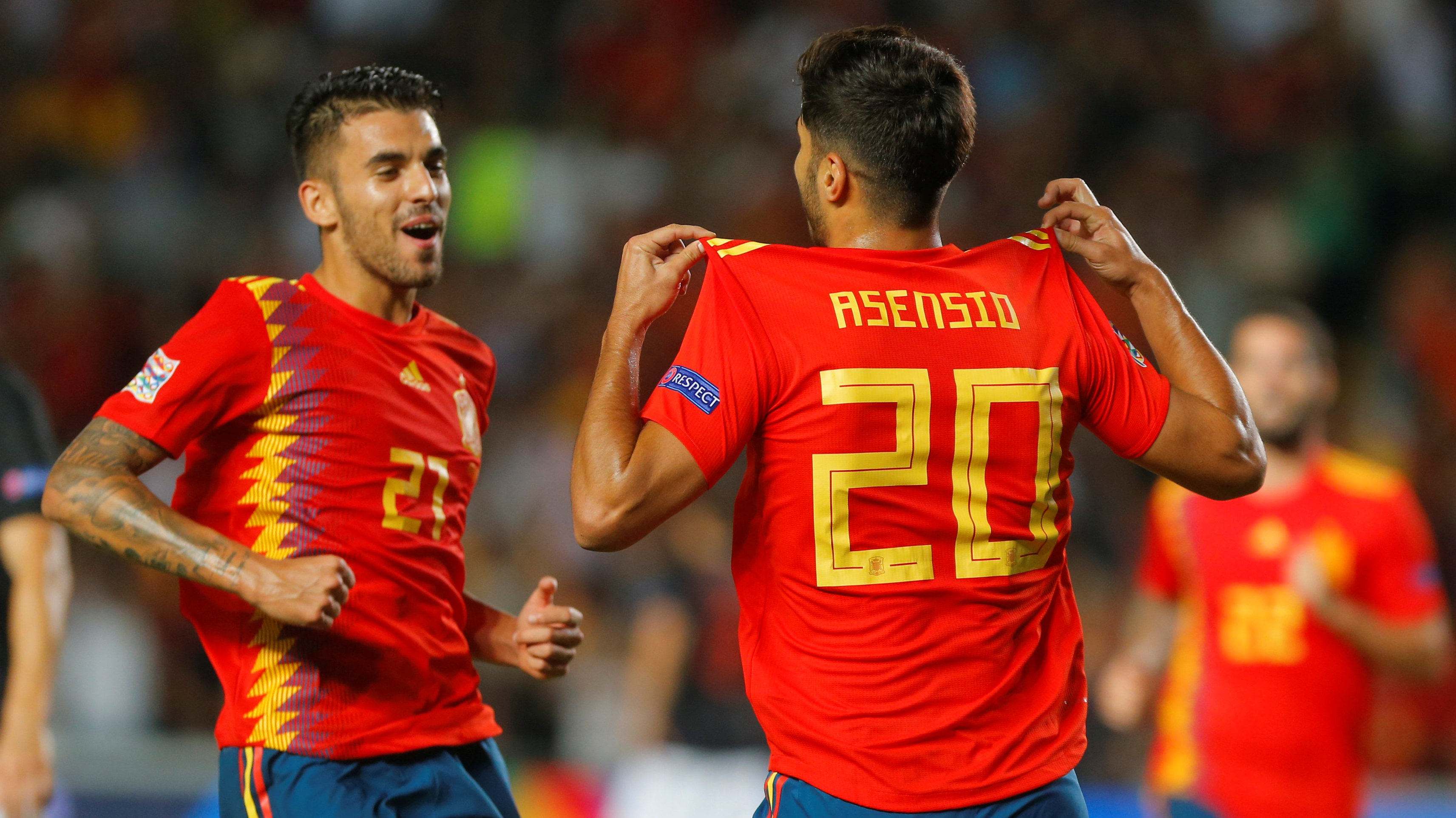 包含瑞士逆转挪威，小组赛表现出色锁定出线资格的词条