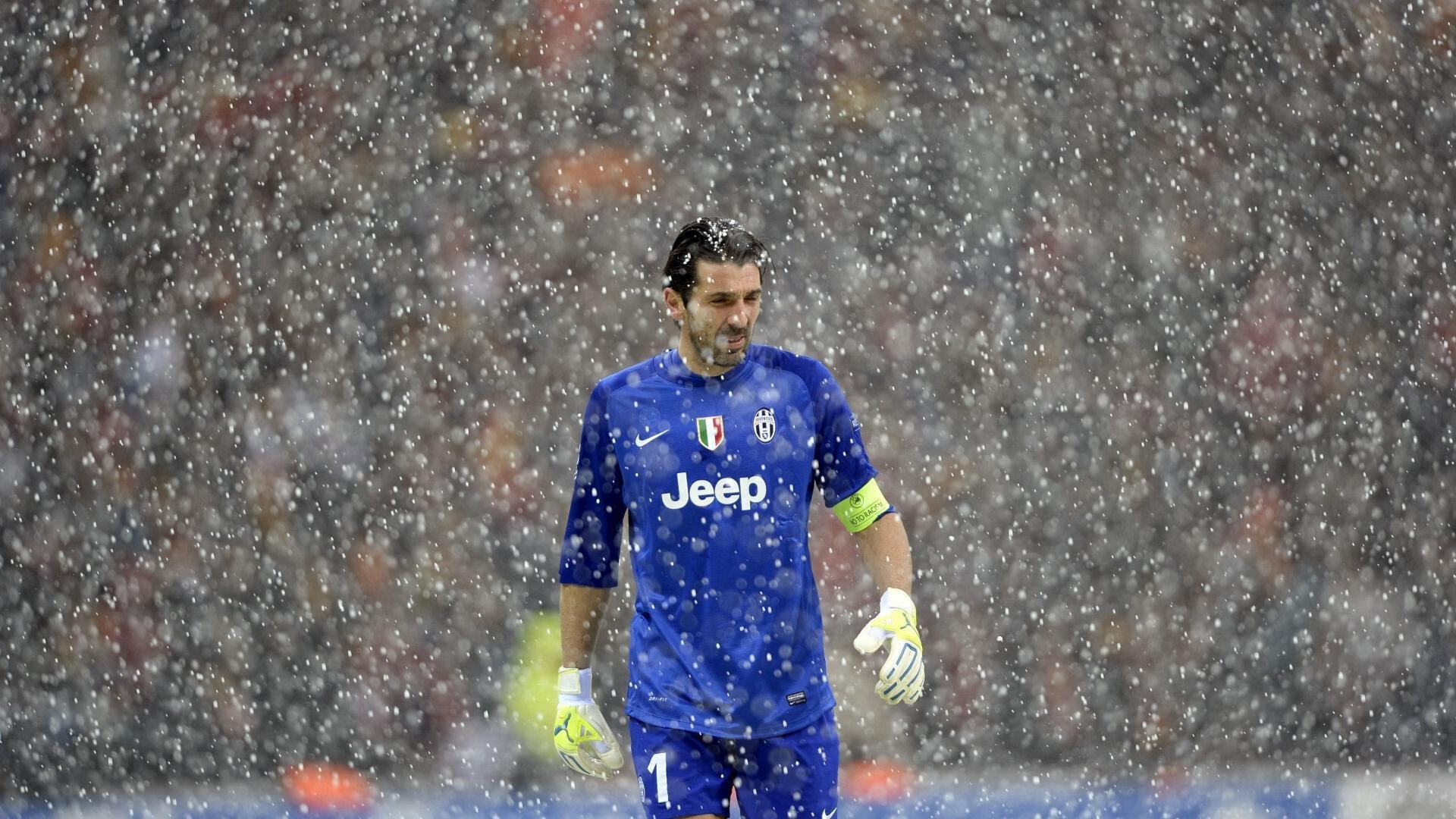 跨越东西的统治力，当尼克斯强行终结山西，布克已在欧冠决赛接管比赛