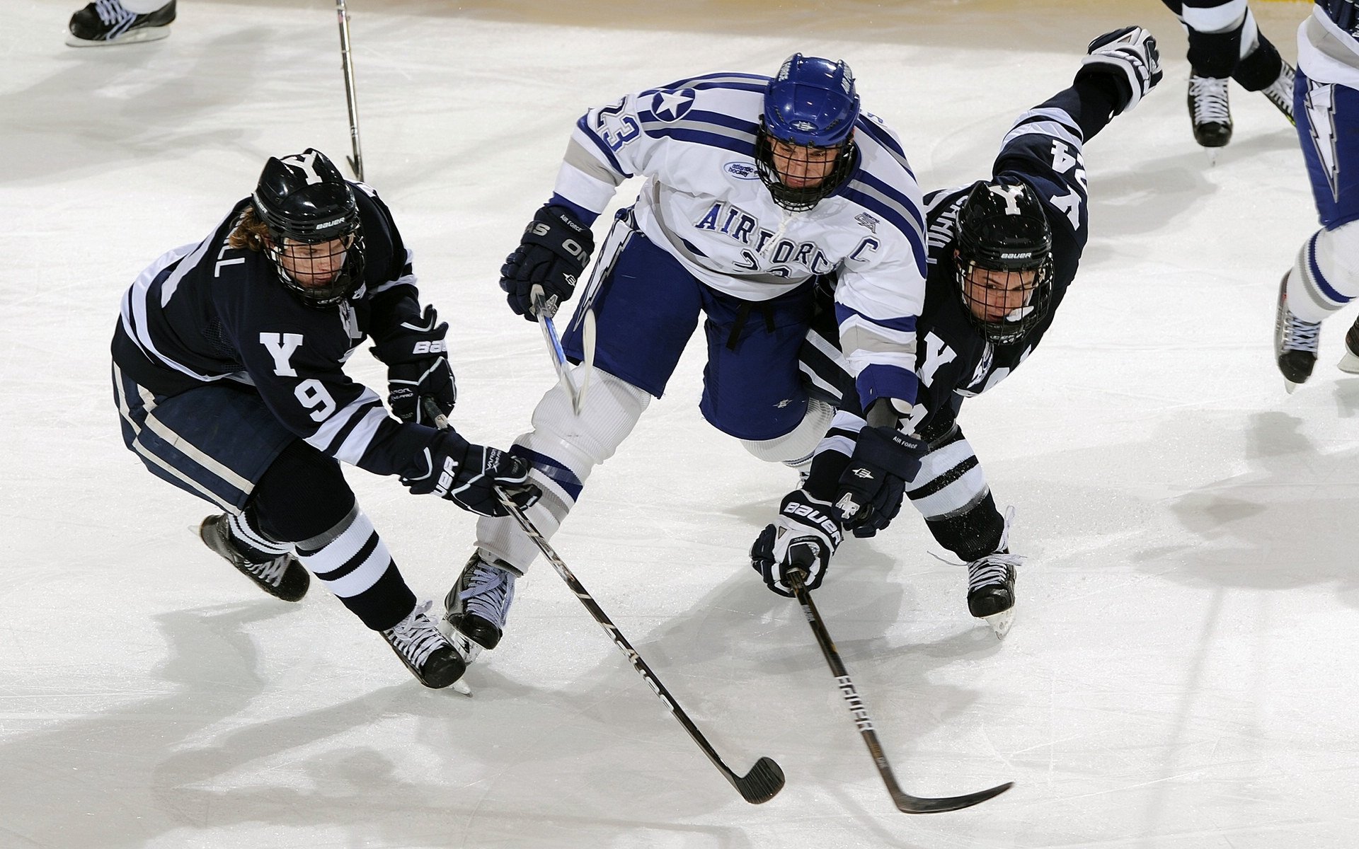 绿茵场与硬木地板的交响，当西甲德比遇见NBA突围战